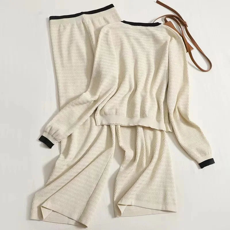 Vintage-Inspired Women’s Sweater & Pants Set