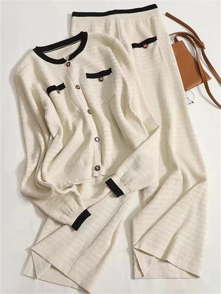 Vintage-Inspired Women’s Sweater & Pants Set